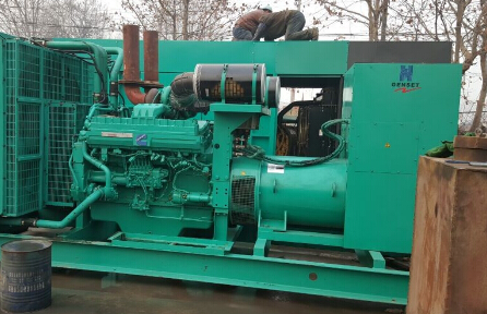 江源发电机组如何判断水冷式机油散热器内部是否需要清洗?